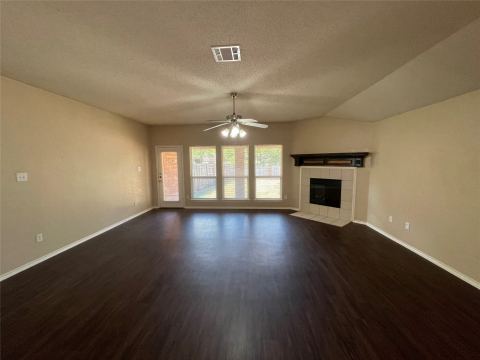 713 Horseshoe Court, DeSoto, TX 75115 — photo 2