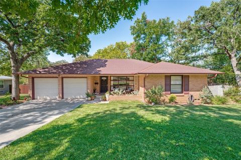 1403 Greenwood Drive, Denton, TX 76209 — photo 2