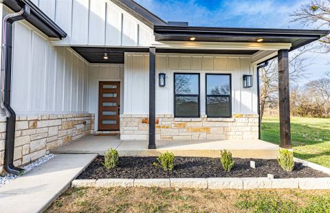 201 Grandview Street, Cleburne, TX 76031 — photo 2
