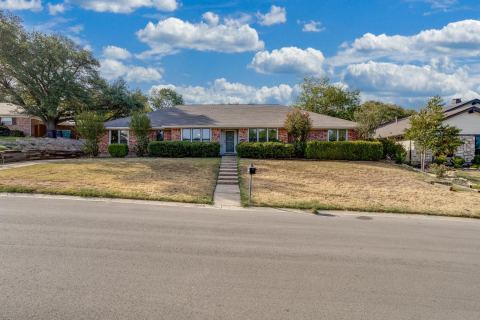 7717 Woodside Hill, Fort Worth