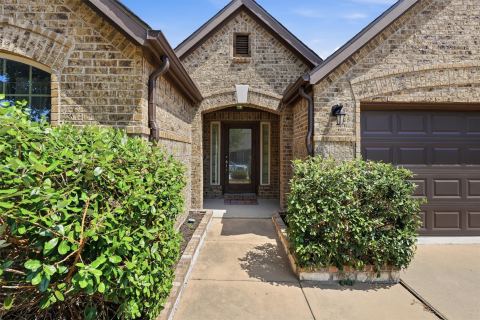 405 Bird Creek Drive, Little Elm, TX 75068 — photo 2