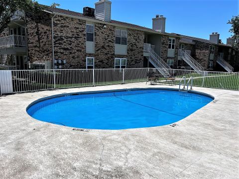 2200 E Trinity Mills Road 301, Carrollton, TX 75006 — photo 2