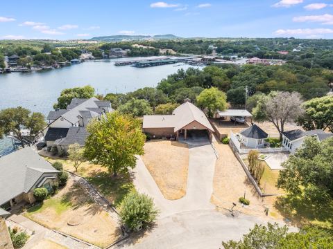 643 S Rough Creek Court, Granbury