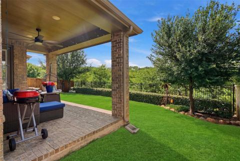 1109 Shire Drive, Aubrey