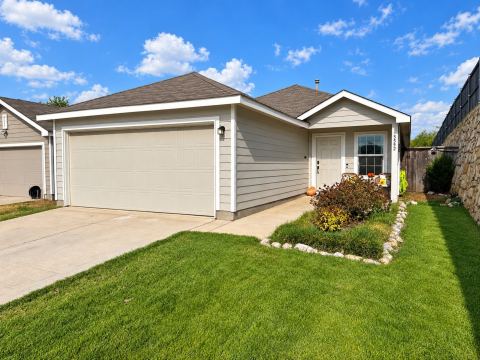 5552 Hepburn Street, Forney