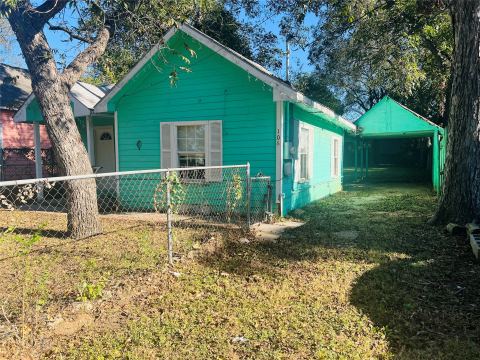 106 Columbia Street, Cleburne, TX 76031 — photo 2