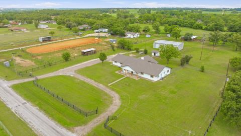 621 County Road 484, Stephenville, TX 76401 — photo 2