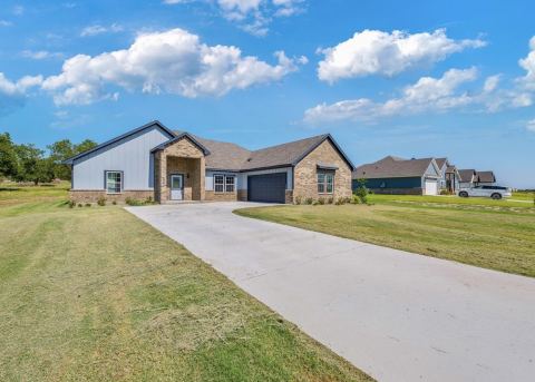 1013 Don Eve Court, Azle, TX 76020 — photo 2
