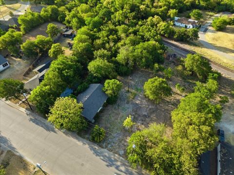 400 & 402 Wyatt Street, Waxahachie, TX 75165 — photo 3