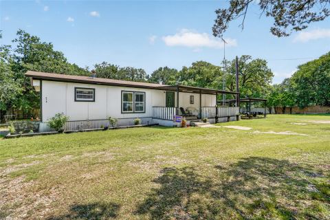 916 Fawn Drive, Granbury, TX 76049 — photo 2