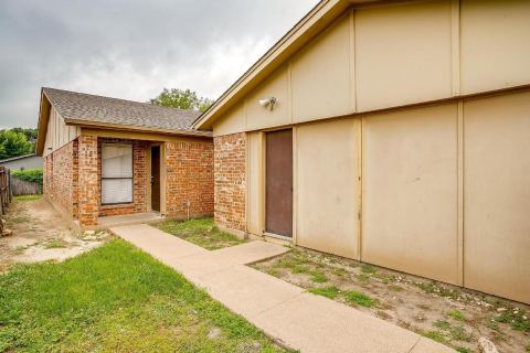 10265 Aurora Drive, Fort Worth