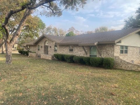 315 S Baker Street, Granbury, TX 76048 — photo 2