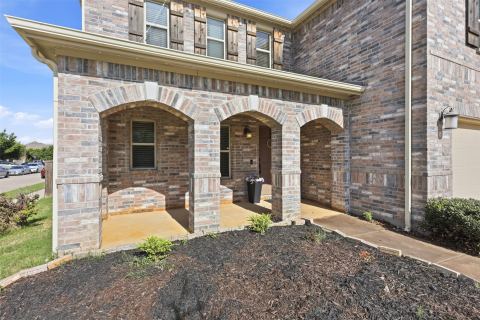 10201 Fox Grove Court, Fort Worth, TX 76131 — photo 2