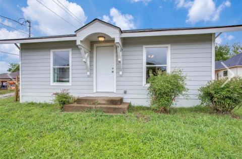 918 S Crockett Avenue, Denison