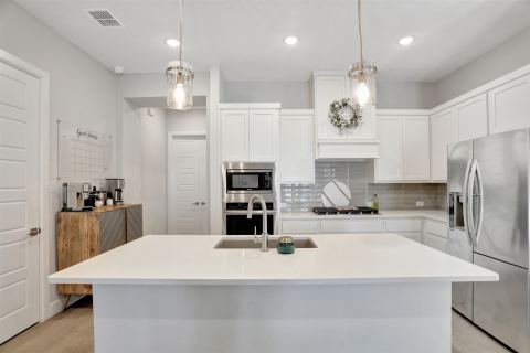3548 Golden Bell Court, Heath