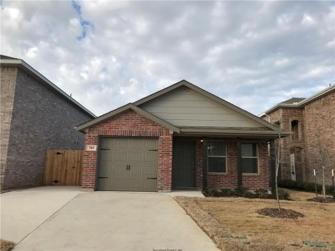 769 River Hill Lane, Fort Worth