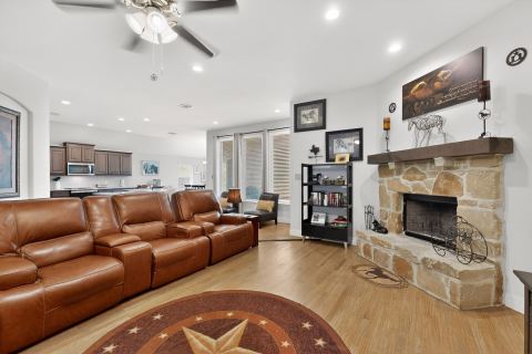 1522 Grassy Meadows Drive, Burleson, TX 76058 — photo 2