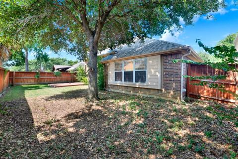 8120 Holliday Road, Lantana, TX 76226 — photo 3