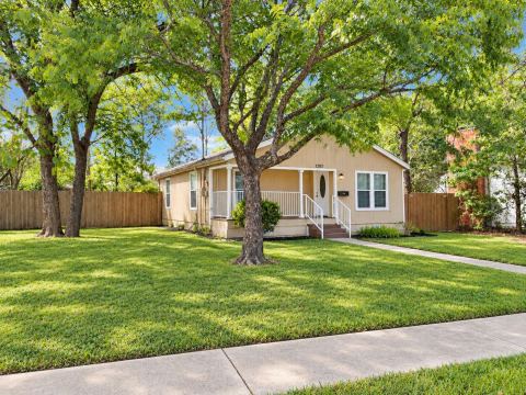 1203 N College Street, McKinney, TX 75069 — photo 2