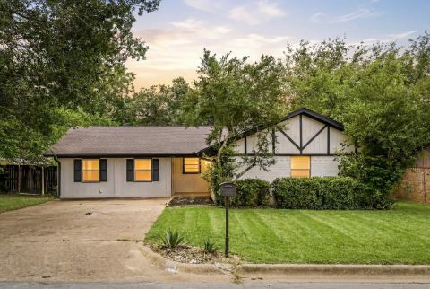 1213 Vivienne Street, Weatherford