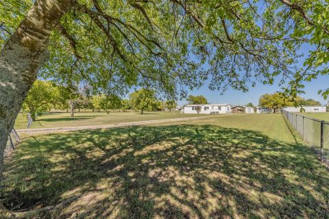 7885 Little Branch, Waxahachie, TX 75167 — photo 2