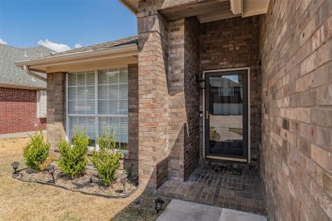 4820 Thames Drive, Grand Prairie, TX 75052 — photo 2