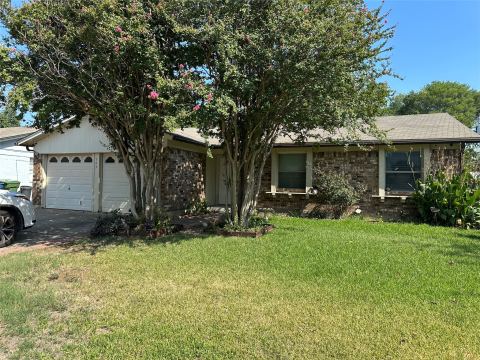 743 Price Drive, Lewisville
