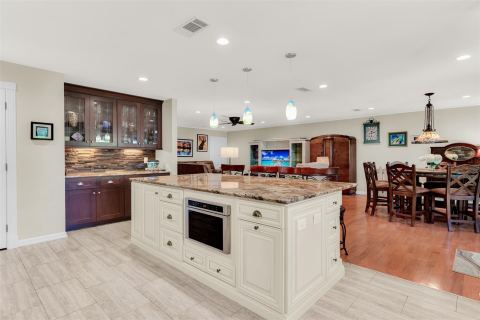 319 E Spring Valley Road, Richardson, TX 75081 — photo 2