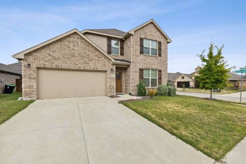 1833 Meadow Trail Lane, Aubrey