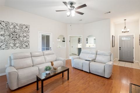 521 Wild Springs Drive, Midlothian, TX 76065 — photo 2