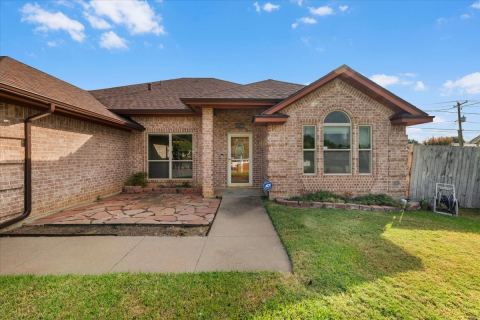 5748 Caracas Drive, North Richland Hills, TX 76180 — photo 3