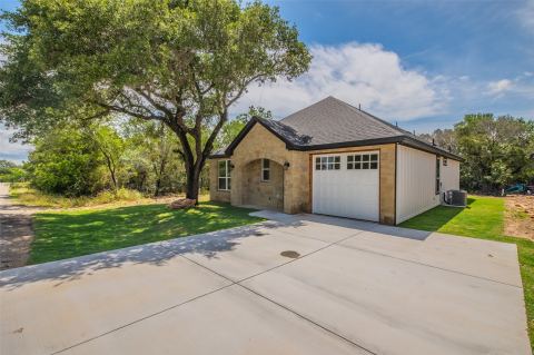 2719 Sycamore Court, Granbury, TX 76048 — photo 2
