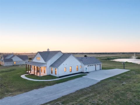 10978 Gregory Road, Sanger, TX 76266 — photo 2