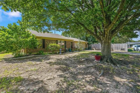 5303 Hilltop, Greenville, TX 75402 — photo 3