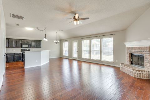 400 Bretts Way, Burleson, TX 76028 — photo 2