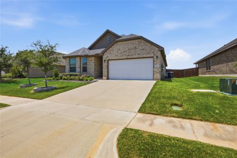 1500 Seabiscuit Drive, Granbury, TX 76049 — photo 2