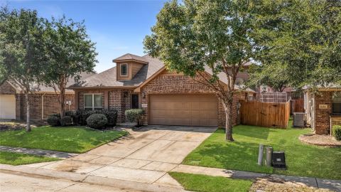 1208 Ponderosa Drive, Aubrey, TX 76227 — photo 3