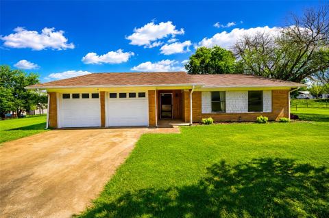 2102 Hill Top Circle, Weatherford, TX 76085 — photo 2