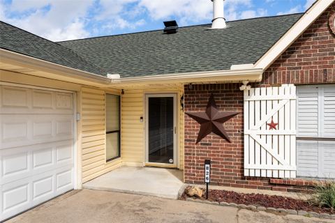 826 Camino Court, Grand Prairie, TX 75052 — photo 3