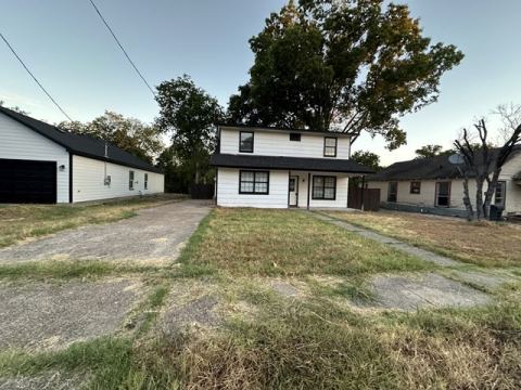 1312 E Collin Street, Corsicana
