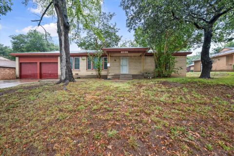 2716 Scruggs Park Drive, Richland Hills, TX 76118 — photo 2