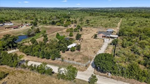 217 County Road 1001, Wortham