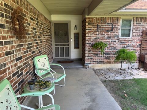 1204 Chester Street, Cleburne, TX 76033 — photo 3