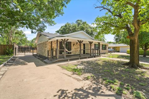 2795 Beechmont Drive, Dallas, TX 75228 — photo 2