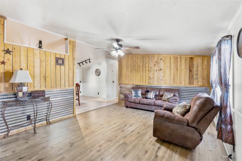937 Nacogdoches River Drive, Granbury, TX 76048 — photo 2
