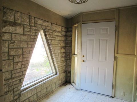 413 S Avenue G, Clifton, TX 76634 — photo 2