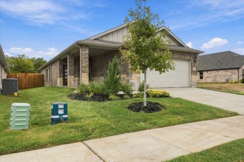 202 Winchester Lane, Sherman, TX 75092 — photo 2