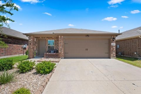 2560 Russell Street, Crandall