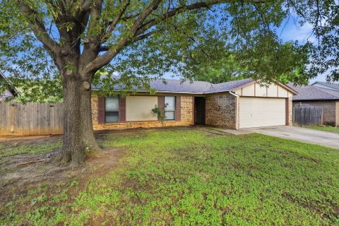 5717 Cedar Ridge Drive, Arlington, TX 76017 — photo 2