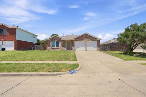 1409 Dundee Drive, Arlington, TX 76002 — photo 2